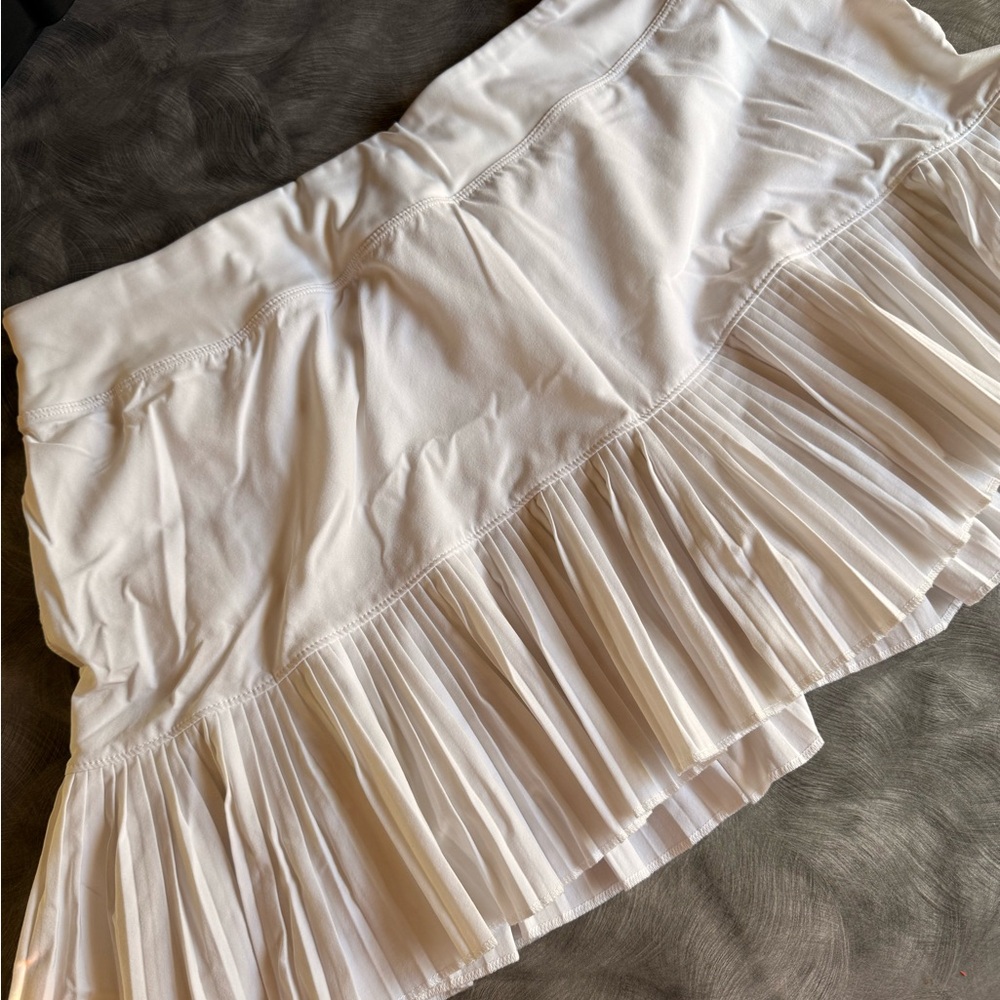 Mondetta Asymmetrical White Pleated Skirt